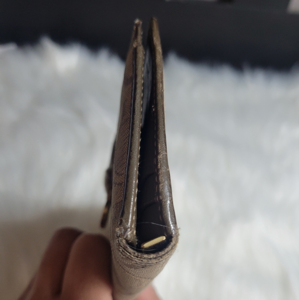 Ferragamo Monogram Long Wallet - Picture 4 of 10